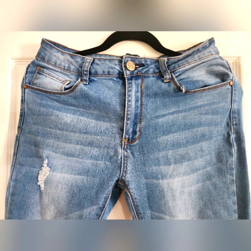 Iris Jeans - Picture 3 of 7